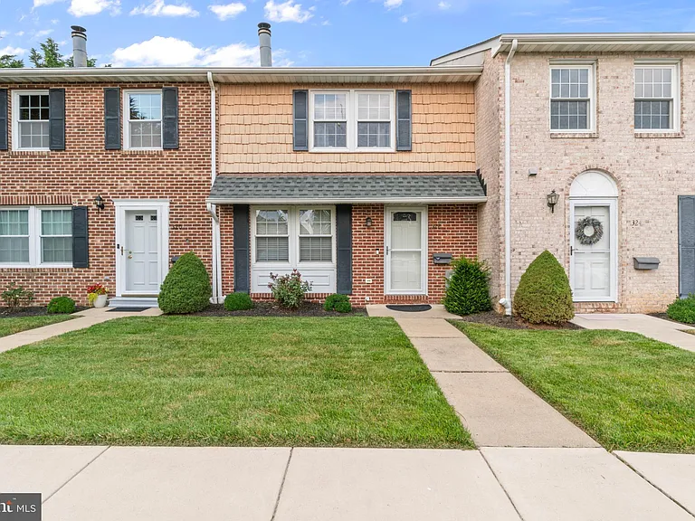 322 Harlan Sq #A-2 — Photo 1