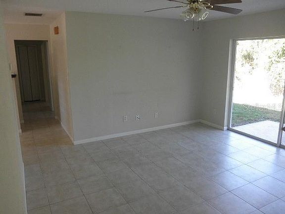 4th image of 1006 Newcastle Ct
