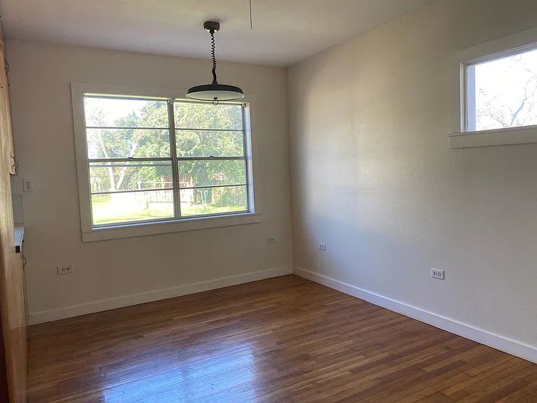 933 Beck St — Photo 15