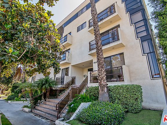 3rd image of 1059 S Shenandoah St APT 301