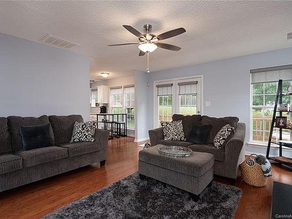 4th image of 108 Emberwood Ln