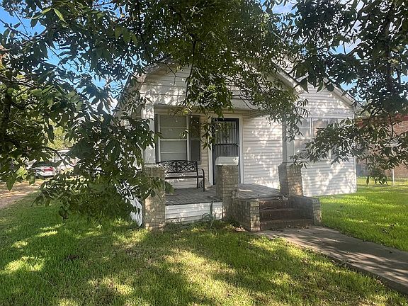 2nd image of 1017 7th St