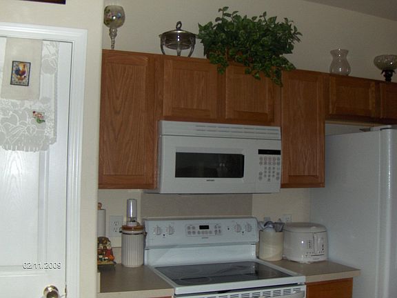 smooth top stove w/ MW