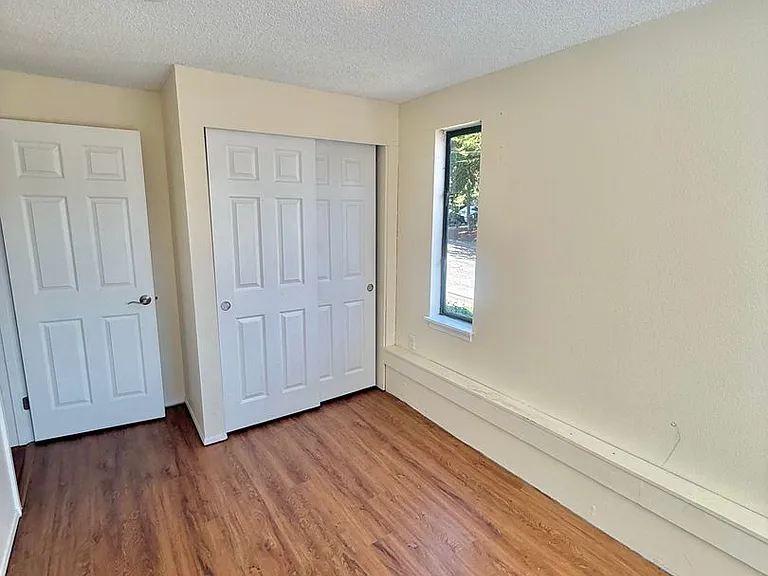 4259 8th Ave NE #1 — Photo 17