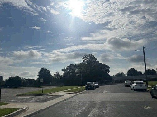 2nd image of 8269 Del Haven Rd