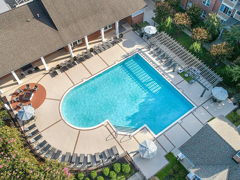 Resort-style Pool and Sundeck with Wi-Fi