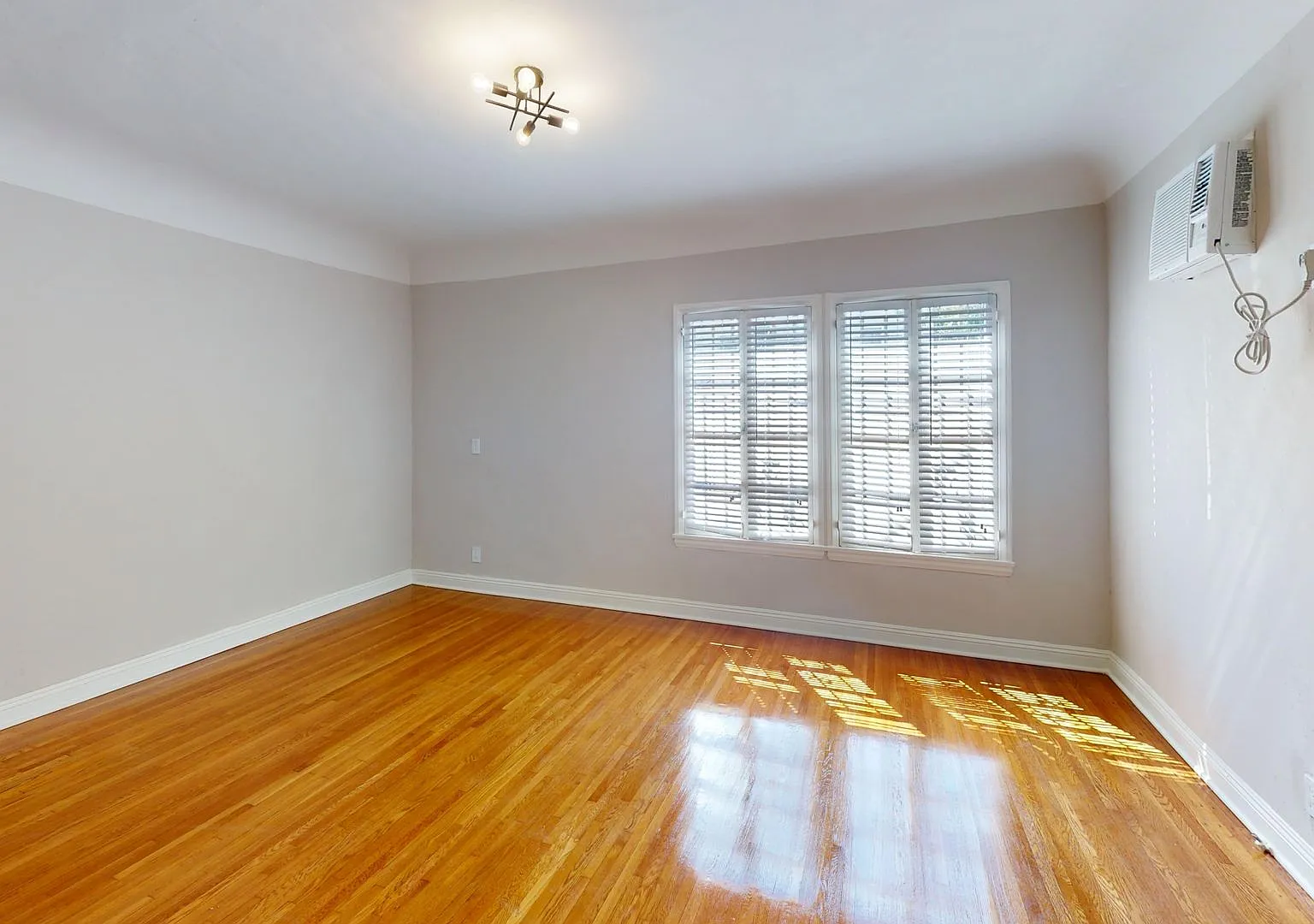 Curson Apartments...Newly remodeled...Brand New Kitchen...CALL NOW!! — Photo 3