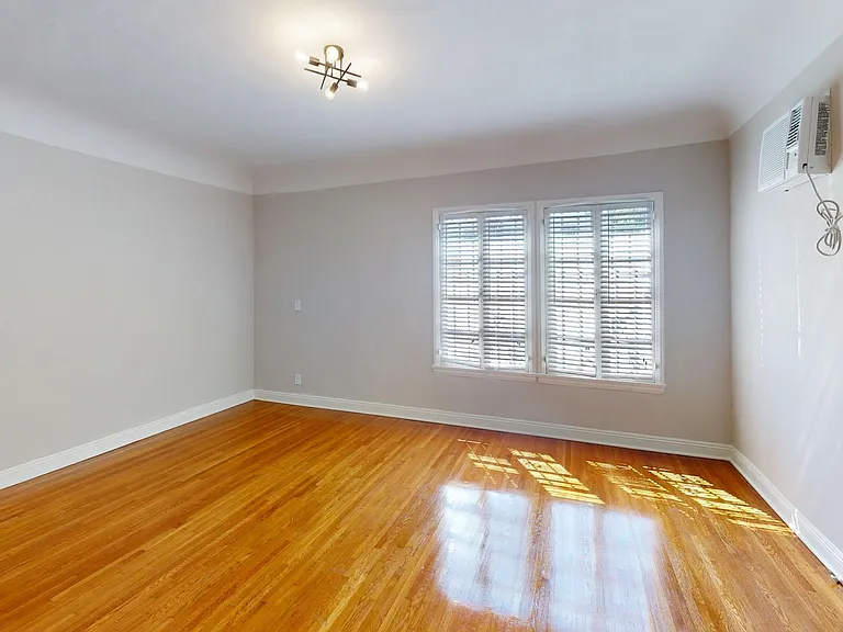 Curson Apartments...Newly remodeled...Brand New Kitchen...CALL NOW!! — Photo 3