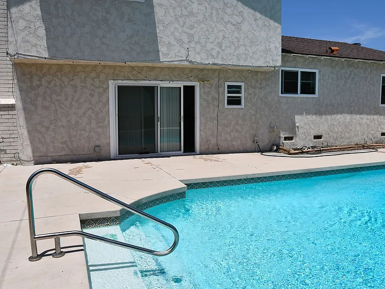 522 E Collins Ave — Photo 64