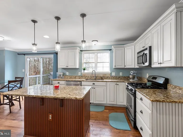 10103 Cotter Ct — Photo 2