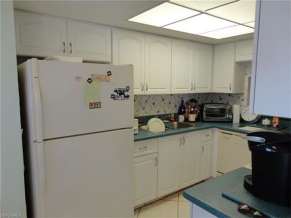 2nd image of 372 Charlemagne Blvd APT B103
