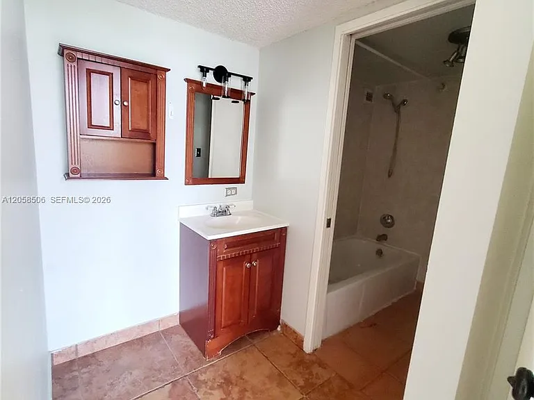 17021 N Bay Rd #618 — Photo 15
