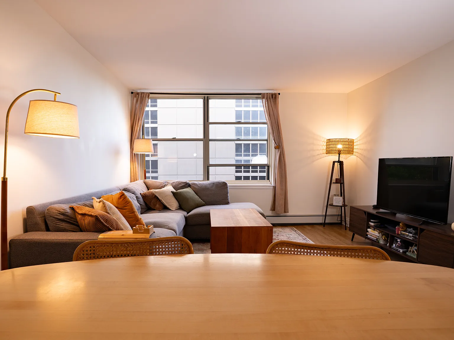 2 bed, 780 sqft, $2,790 — Photo 2