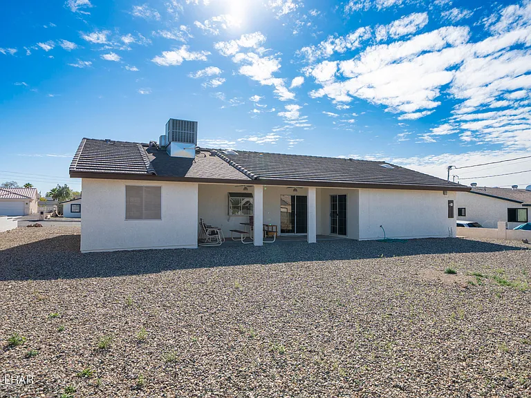 3099 Jamaica Blvd S — Photo 10