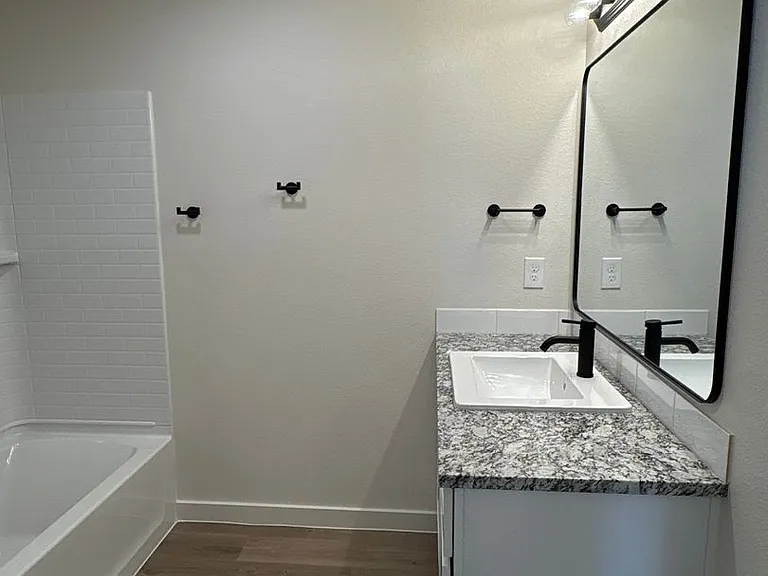2168 Langford Ave — Photo 8