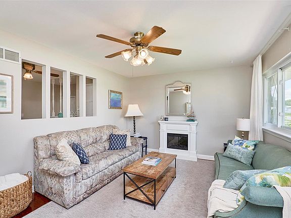 3rd image of 880 Bellarmine Ln