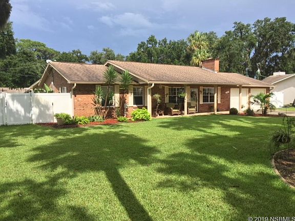 2nd image of 1403 Queen Palm Dr