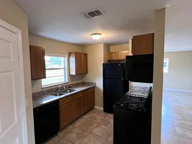 849 Tupelo Dr — Photo 4