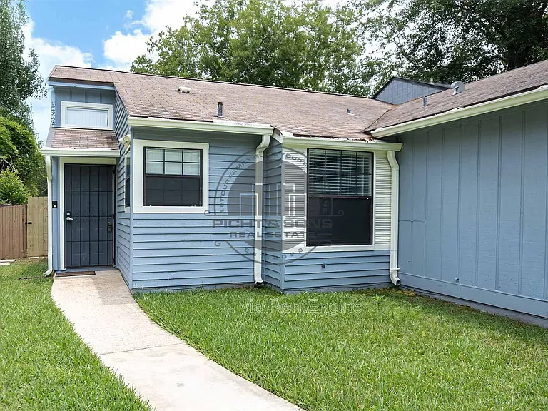 3223 Albert Dr #1 — Photo 2