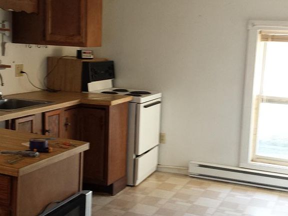 2nd image of 193 Essex St APT 3