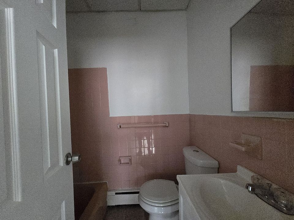 2nd image of 260 Mount Prospect Ave #B-33