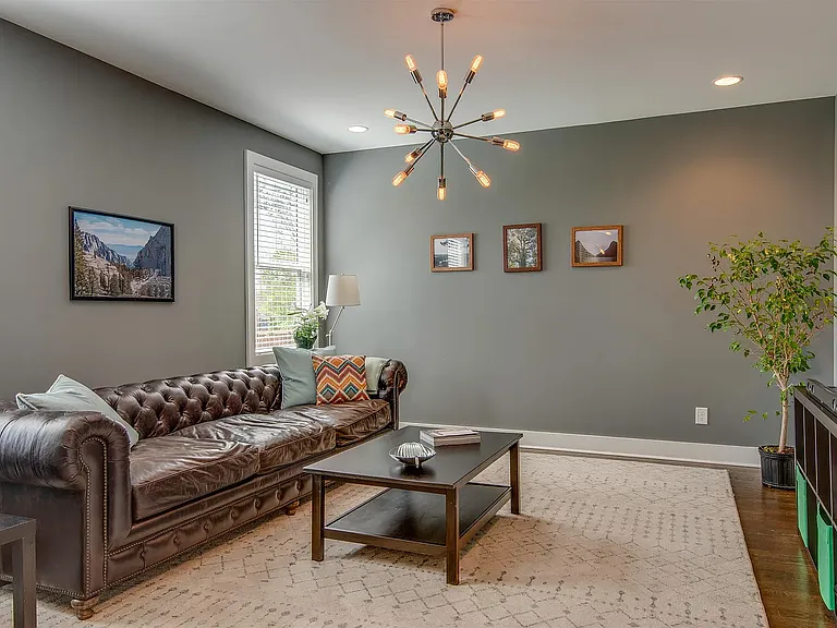 2202 Sheridan Rd — Photo 9