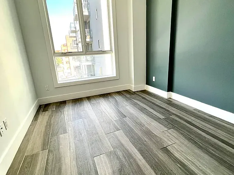2442 Ocean Ave #5R — Photo 7