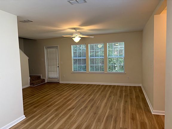 5th image of 3041 Camelliawood Cir E