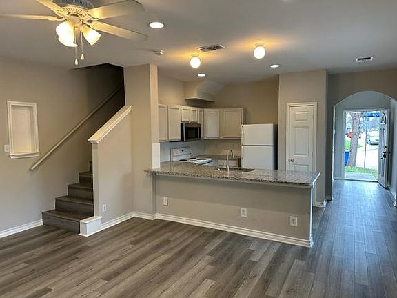 3rd image of 7803 Kingsbury Way Unit 4