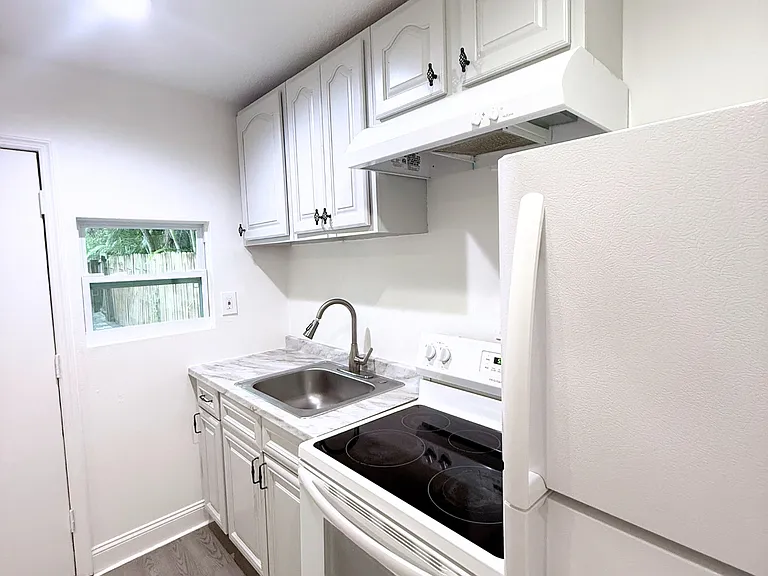 2315 Carroll Pl #2 — Photo 2