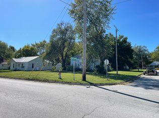 135 N Oakland Ave, Bolivar, MO 65613
