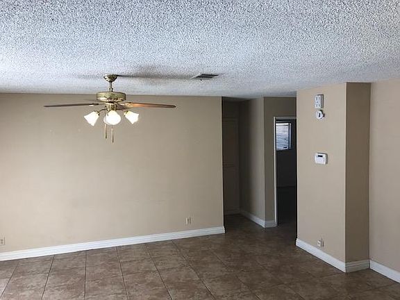 3rd image of 4451 Bennett Dr