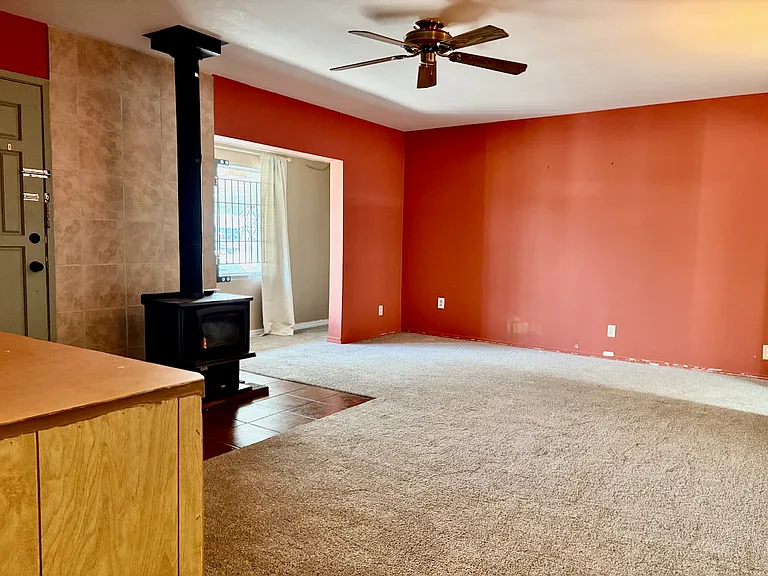 1721 Utah St NE — Photo 7