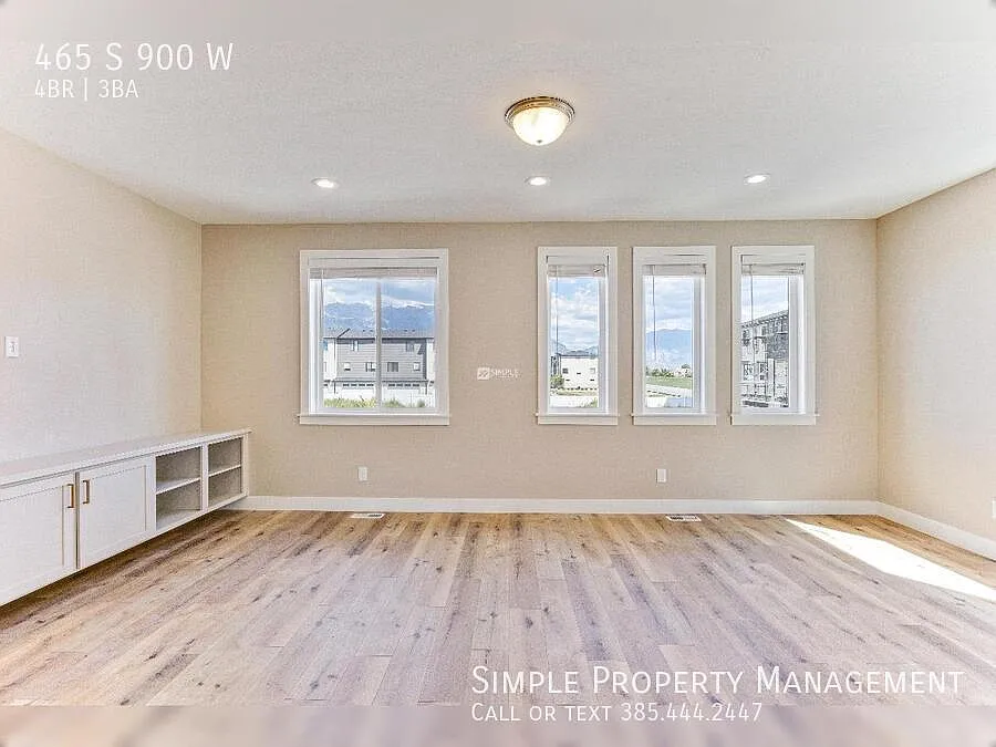 Nearly new 4-BD at Lakeshore Landing! — Photo 3