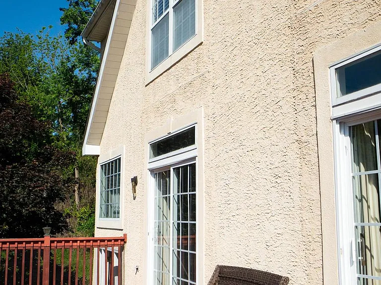 102 Thomas Ln — Photo 64