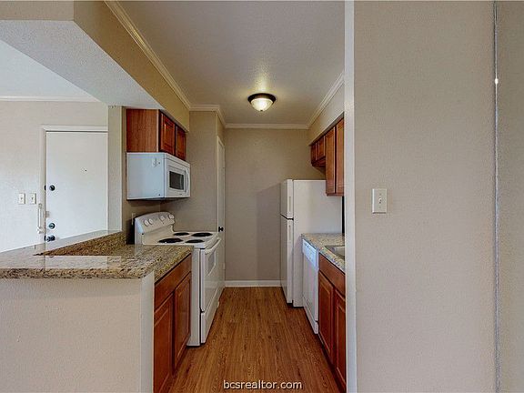 3rd image of 904 University Oaks Blvd APT 60
