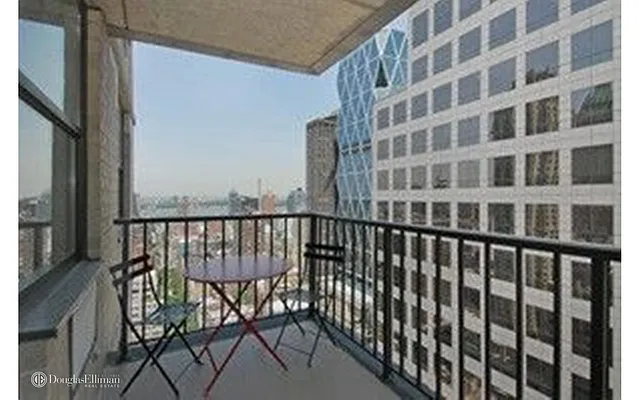 Rented by Douglas Elliman | media 23