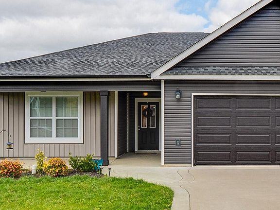 3rd image of 2905 Feng Way