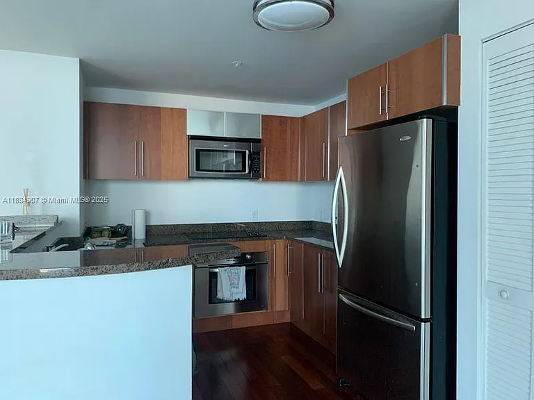 300 S Biscayne Blvd #T-1908 — Photo 8