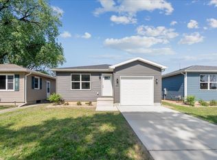 610 Wallgate Ave, Waterloo, IA 50701