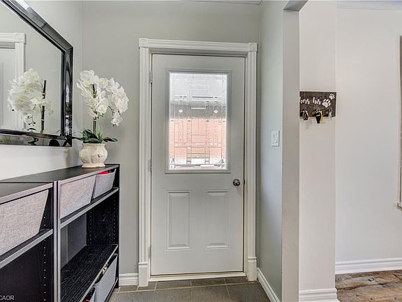 5th image of 96 Avonlea St
