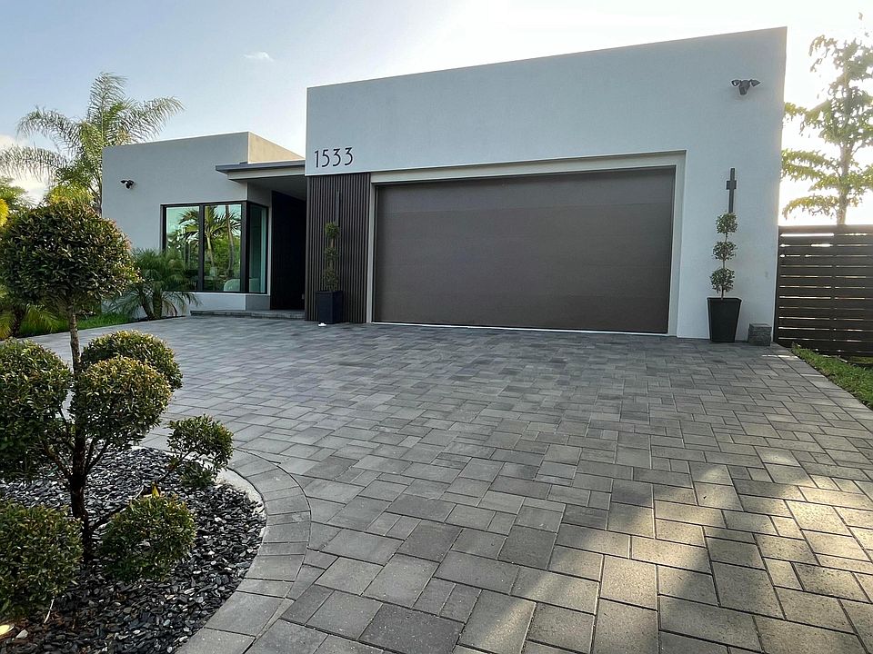 1st image of 1533 NE 16th Avenue