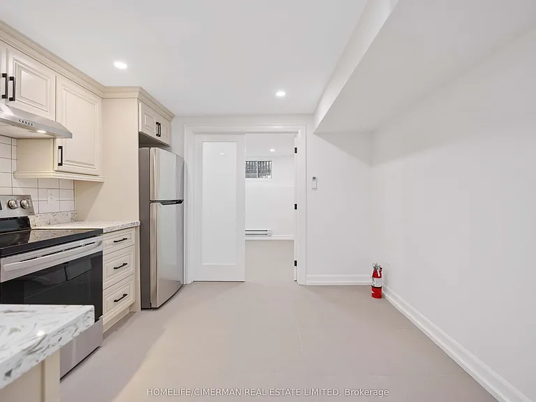 861 Ossington Ave #LOWER — Photo 21
