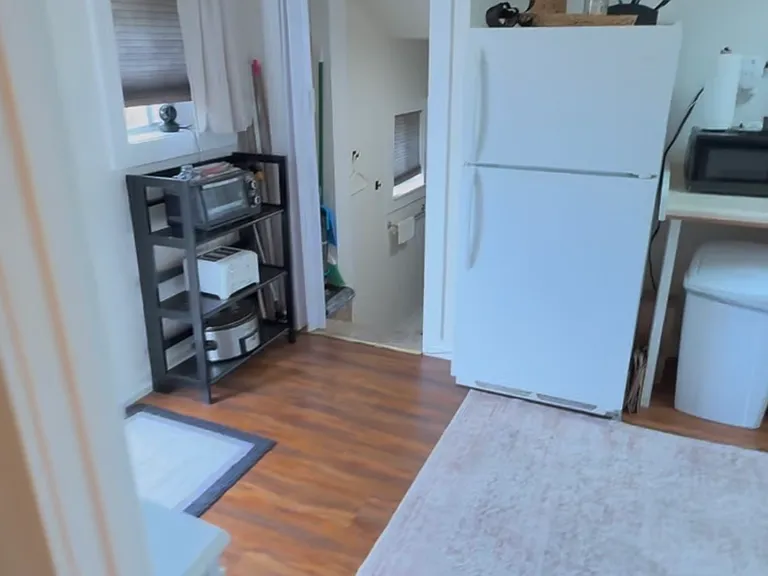 551 W Hawthorne St #3 — Photo 9