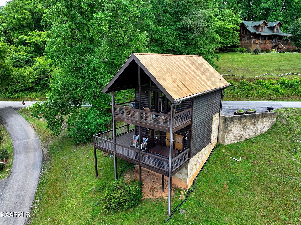 2464 Black Bear Ridge Way, Pigeon Forge, TN 37862 | Zillow