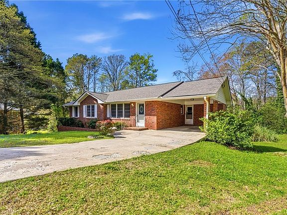 2nd image of 2567 Creston Way