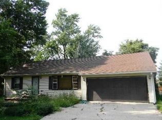 5702 Hanssen Rd, Wadsworth, IL 60083