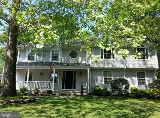 6808 Ridgeway Dr, Springfield, VA 22150