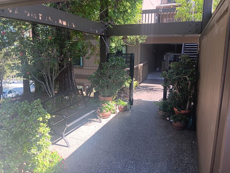 1st image of 3376 La Mesa Dr APT 5