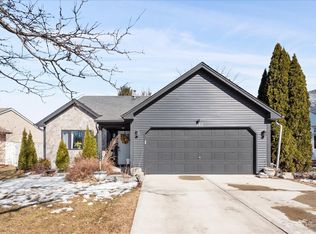 1182 Concord Dr, Elgin, IL